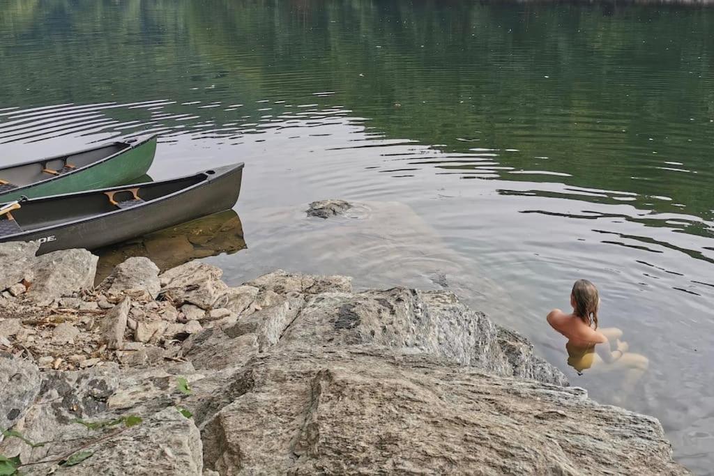 Lake House I // Alauzet Ecolodge + Nature Spa Castelnau-de-Mandailles المظهر الخارجي الصورة