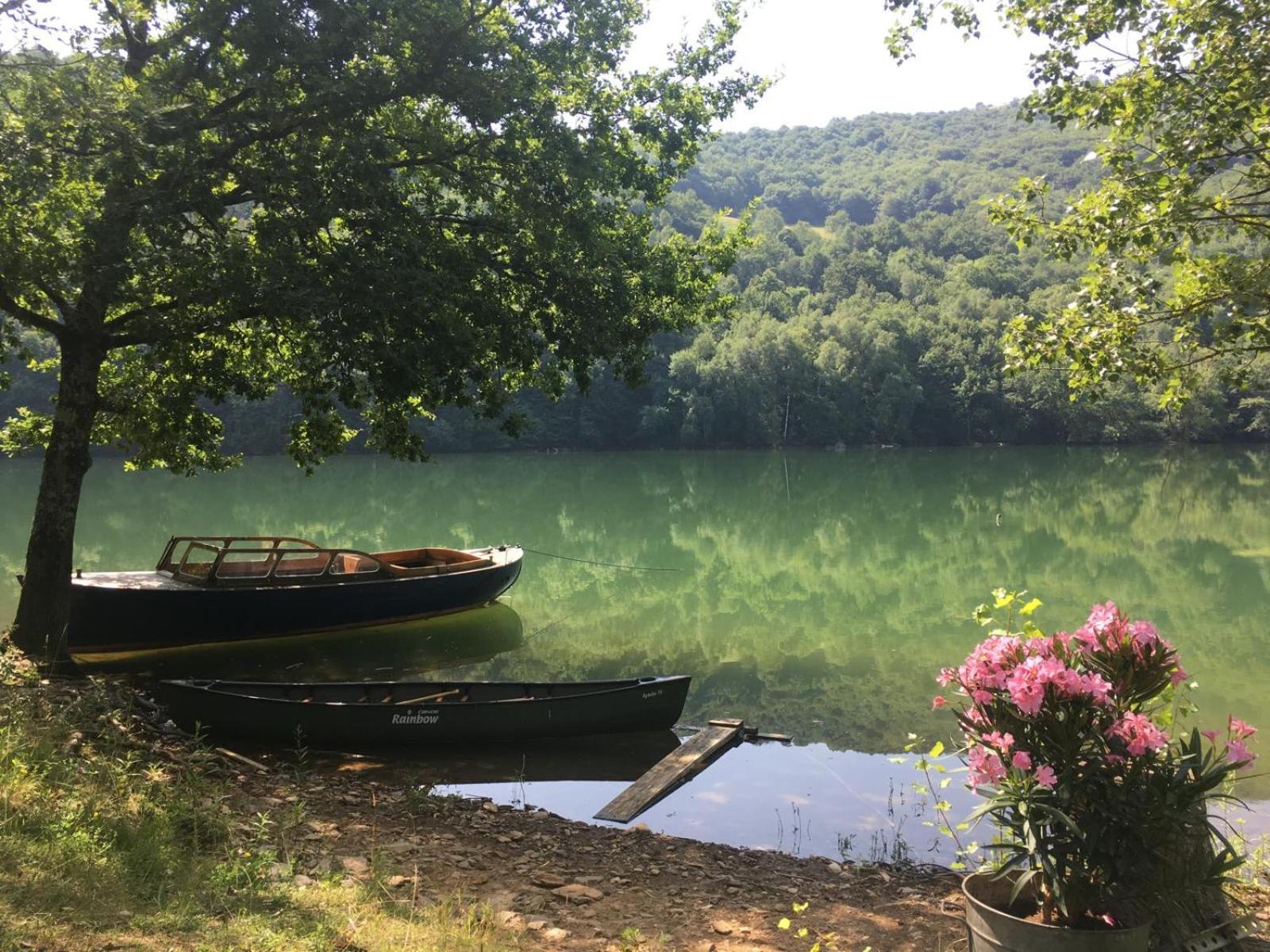 Lake House I // Alauzet Ecolodge + Nature Spa Castelnau-de-Mandailles المظهر الخارجي الصورة